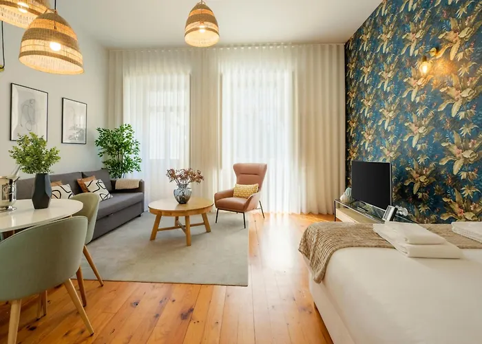 Historic Nook Downtown Near Metro